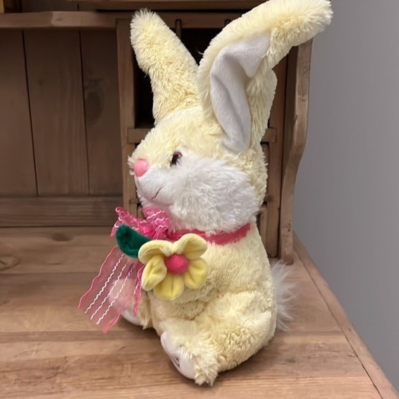 Singing Bunny Plush Peter Cottontail Kids of America Easter Yellow - Picture 3 of 9